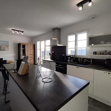 Holiday home Maison Lumineuse 3 Ch Avec Jardin, 600m Plage, Wifi, Parking, 6 Pers - - Fr-1-778-16 *