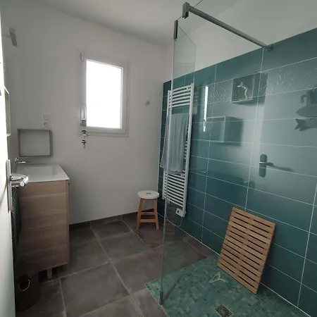 Holiday home Maison Lumineuse 3 Ch Avec Jardin, 600m Plage, Wifi, Parking, 6 Pers - - Fr-1-778-16 *